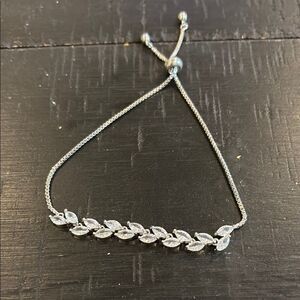 Rhinestone Elegant Silver Leaf Bracelet Adjustable